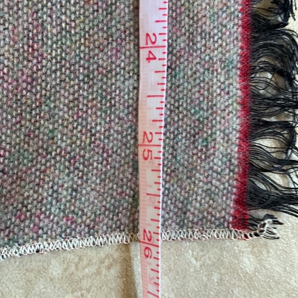 Cashmere wool blend multi colored floral motif scarf/shawl - Picture 12 of 13